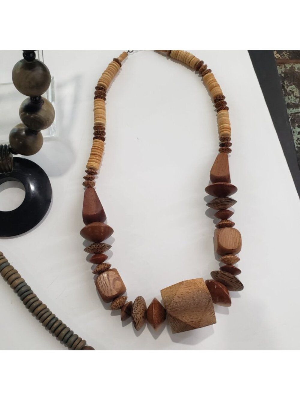 Five 5 Handmade Beaded Wooden Necklaces Animal Inspired Designs Multicolor State - Picture 8 of 16